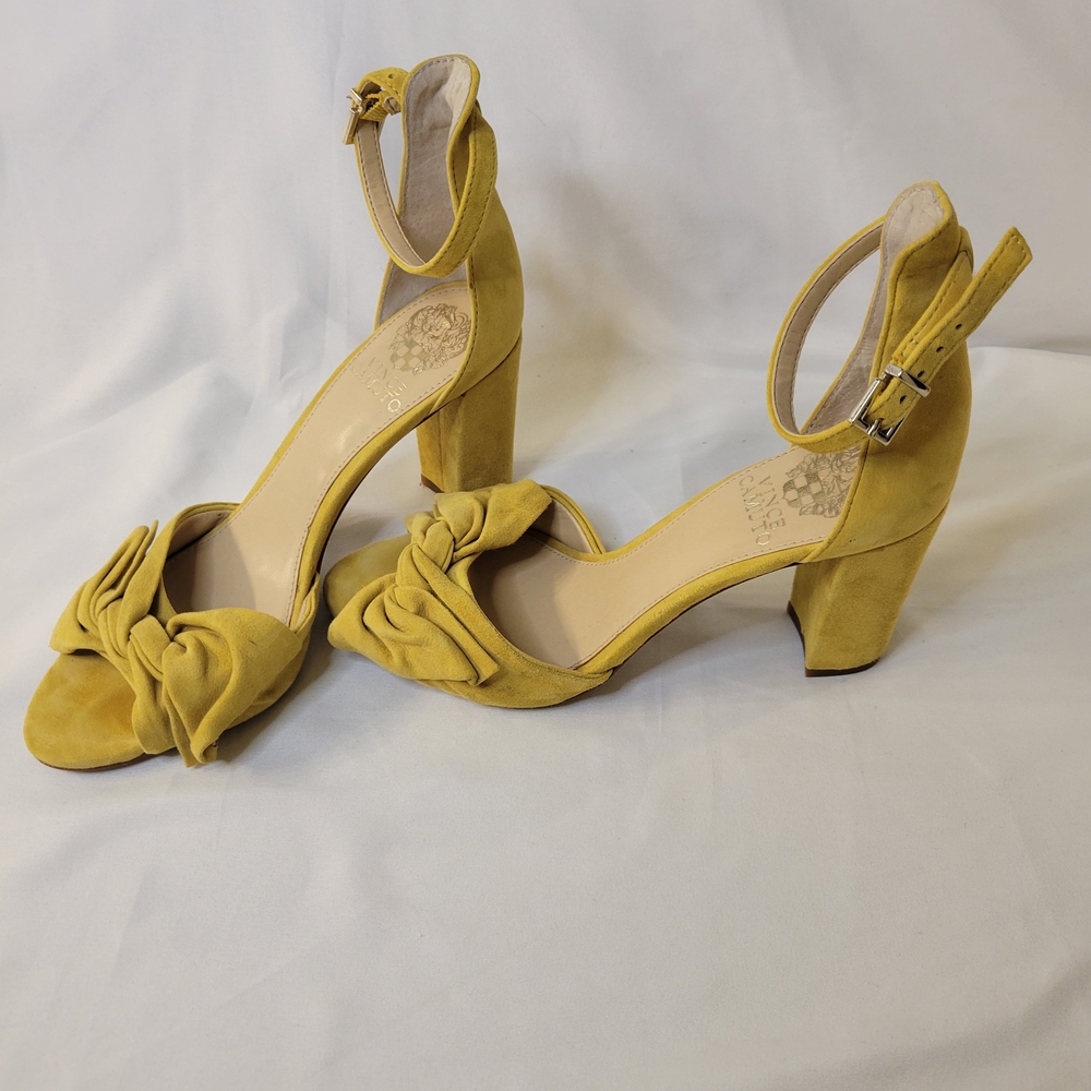 Vince Camuto Women's Footwear Carrelen Heeled Sandal, Banana Split - Picture 2 of 4